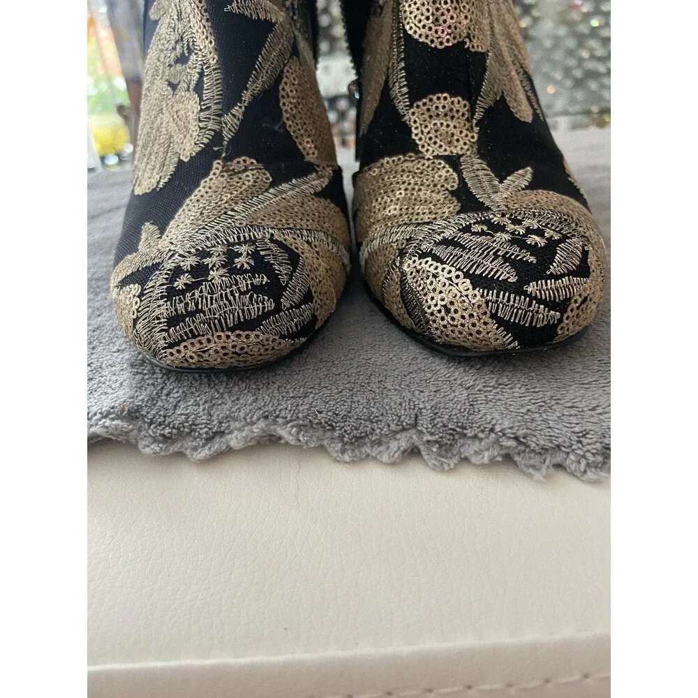 Steve Madden Goldie Black and Gold Metallic Sequin Embellished Booties Size 6.5